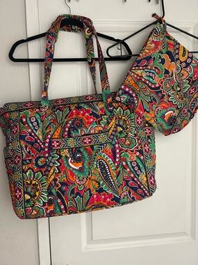 Vera Bradley Get Carried Away Bag in Venetian Paisley with lined cinch bag